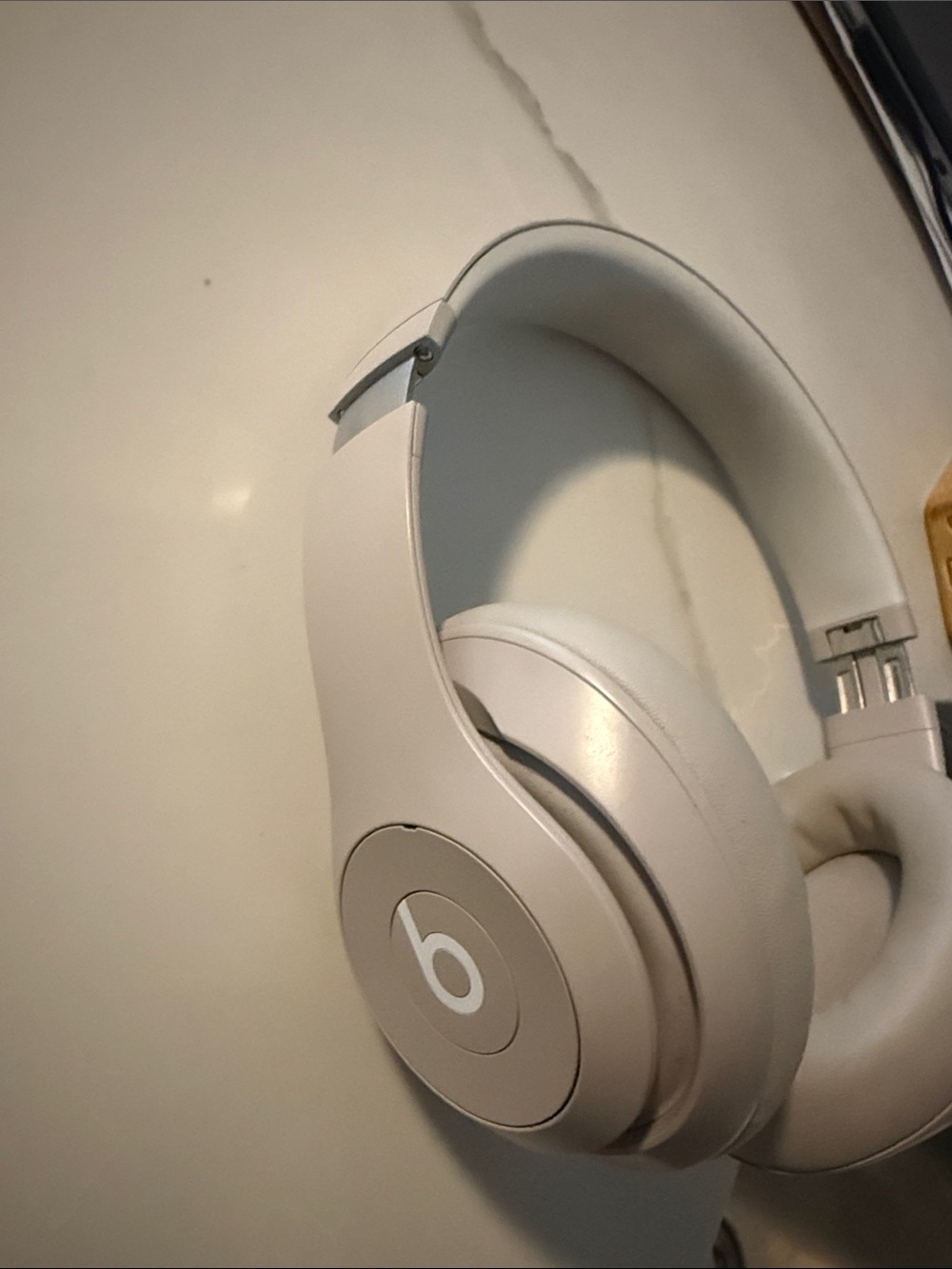 Beats by Dre Over-Ear Headphones in Off-White/Cream